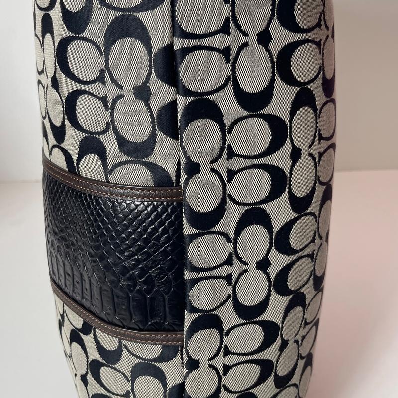 Pre-Owned Coach Devin Signature Croc-Stripe Shoulder Bag 7