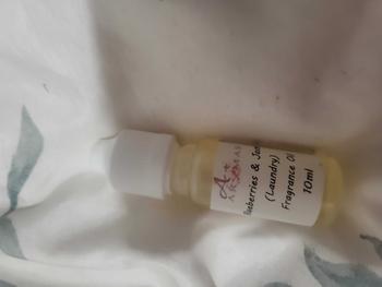 Product Review of Fragrance Oil Very Strong  Candles Wax Melts Soaps Diffusers etc Scented Aroma from C**e 0