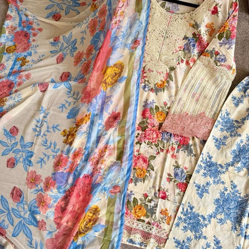 Maria B Inspired 3 Piece Printed Lawn Suit with Chiffon Dupata 6