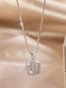 Elegant Rhinestone Decorated Square Shaped Pendant Necklace for Women, Fashion Light Luxurious Jewelry for Party, Daily Clothing Decor, Trendy All-match & Exquisite Jewelry for Birthday Gift