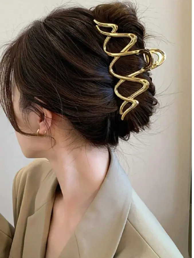 1pc Large Pearl & Gold-Tone Curved Hair Clip/Wave Shape Metal Hair Claw/Hair Claw, Perfect For Daily Hairdo And Updos Women Hair Accessory