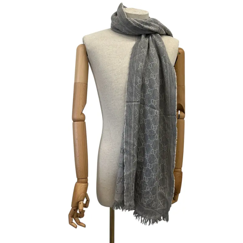 Pre-owned  Gucci  Women's Gg Jacquard Scarf Grey 1
