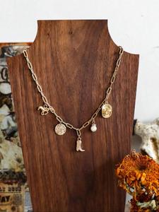 Western Cowboy Hat & Boots Design Pendant Necklace, Vintage Trendy Charm Necklaces for Women for Gift, Statement Necklace, Fashion All-match Jewelry Accessories for Daily Wear, Vintage Bohemian Jewelry