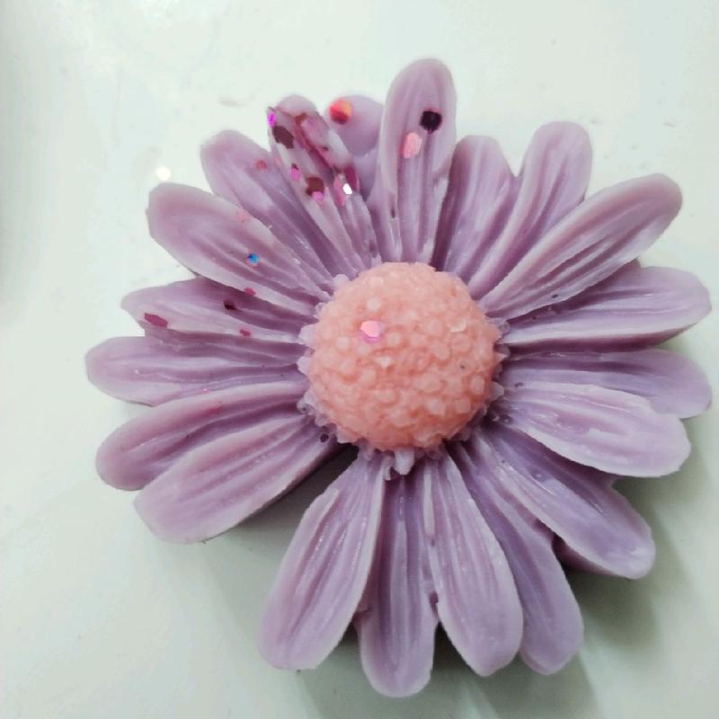 Flower beautifully smelling Melt for burners 1