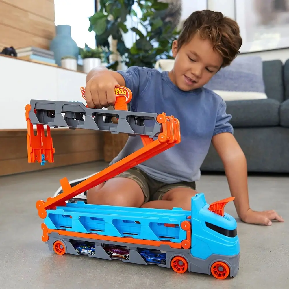 Hot Wheels Speedway Hauler Carrier with 3 Toy Cars - Classic & Novelty Toy Vehicles