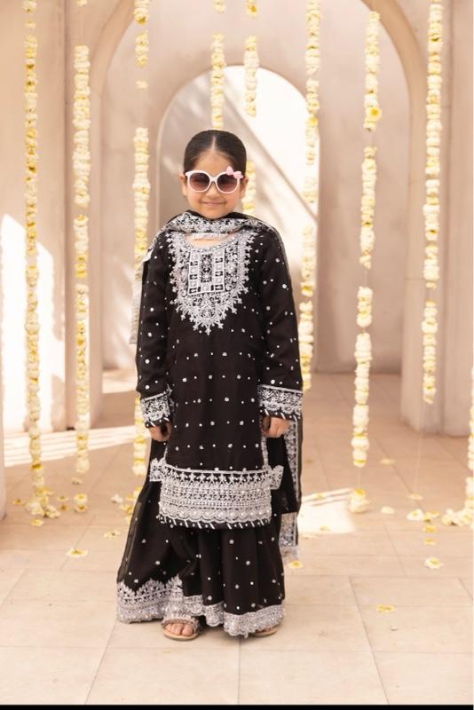 Product Introduction of Aliyah KIDS Wedding FARSHI Gharara Mother and Daughter Black Dresses. 21
