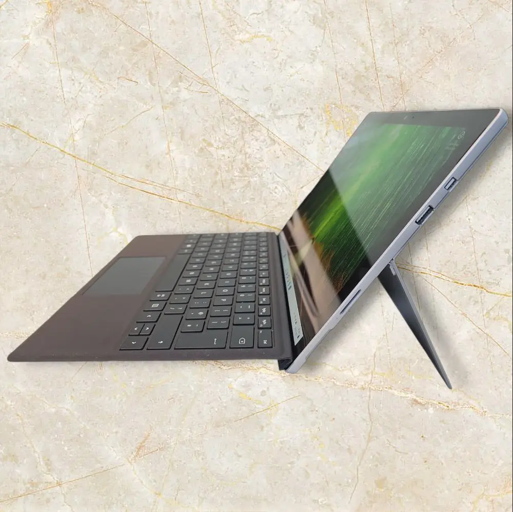 Microsoft Surface Pro 5 - i5 7th Gen, 8 Gb, 256 Gb