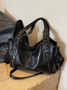 Women's punk style rivet decoration handbag fashionable large capacity shoulder bag, suitable for fall&winter daily use, casual trendy commuter bag, Halloween shoulder bag，fashionable shopping bag for gifts