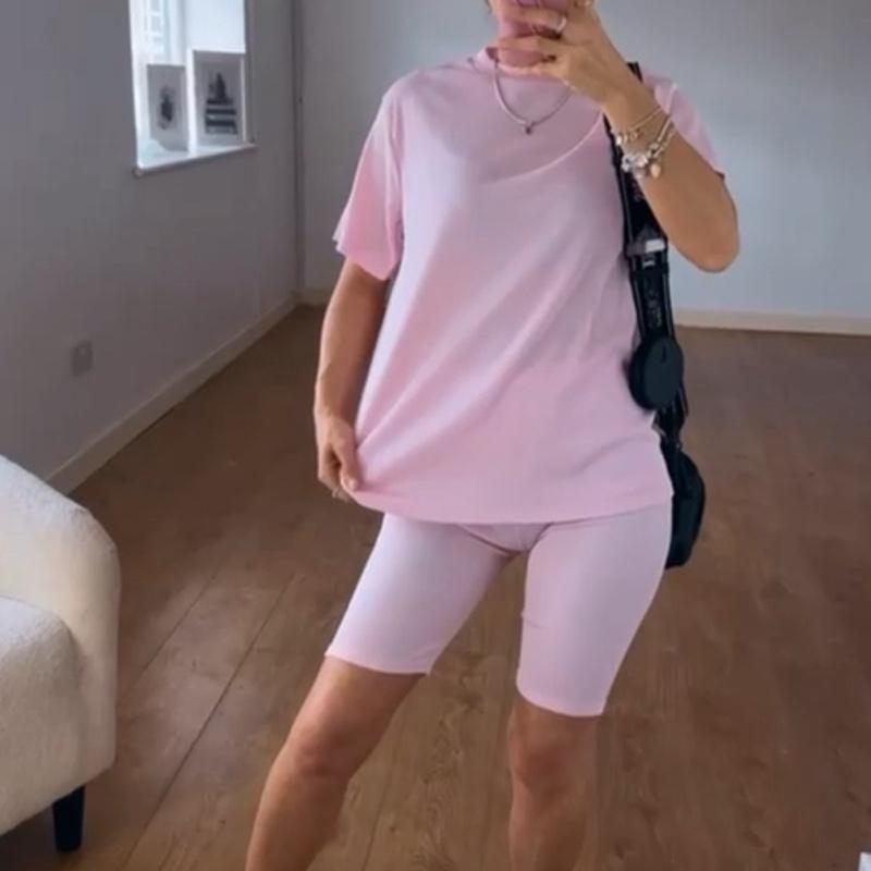 Women’s ribbed cycle short and oversized t-shirt set 4
