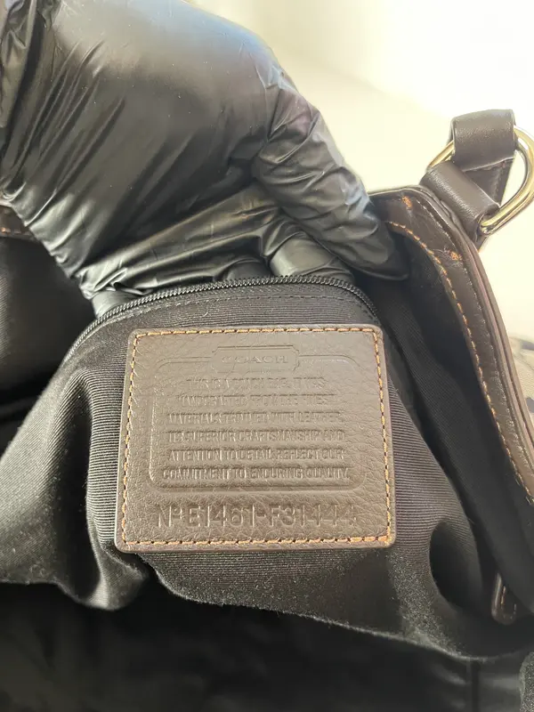Pre-Owned Coach Devin Signature Croc-Stripe Shoulder Bag 2