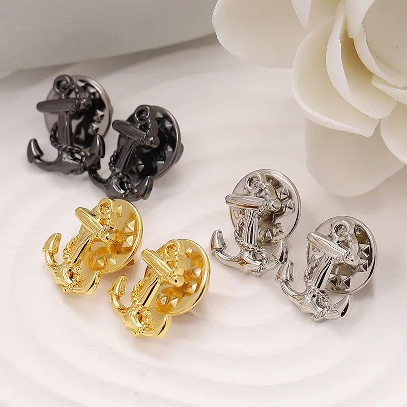 (This Is a Gift, Random Color) Boat Anchor Brooch All-Matching Shirt Suit Dress Pin Men's Clothing Decorations