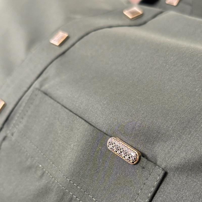 Emerald Saudi Premium Thobe for Men - Indulgent Fabric, Breast Pocket & Two Side Pockets with yellow metal buttons luxury 6
