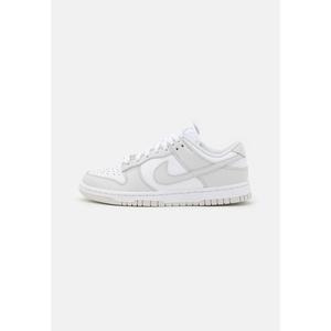 Nike DUNK LOW - Trainers