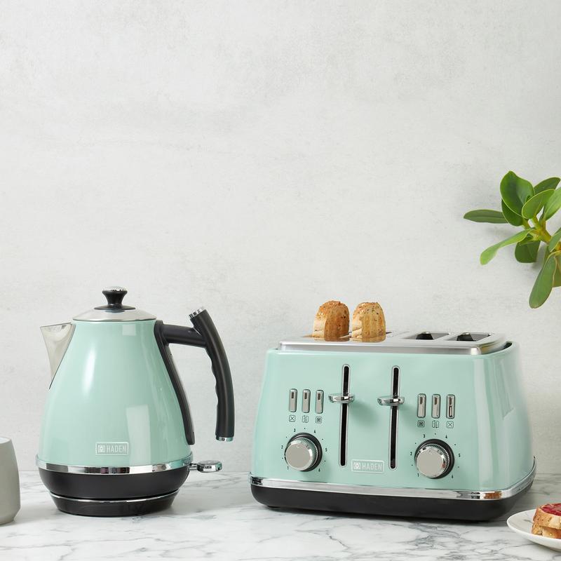 Haden Cotswold Sage Kettle 4