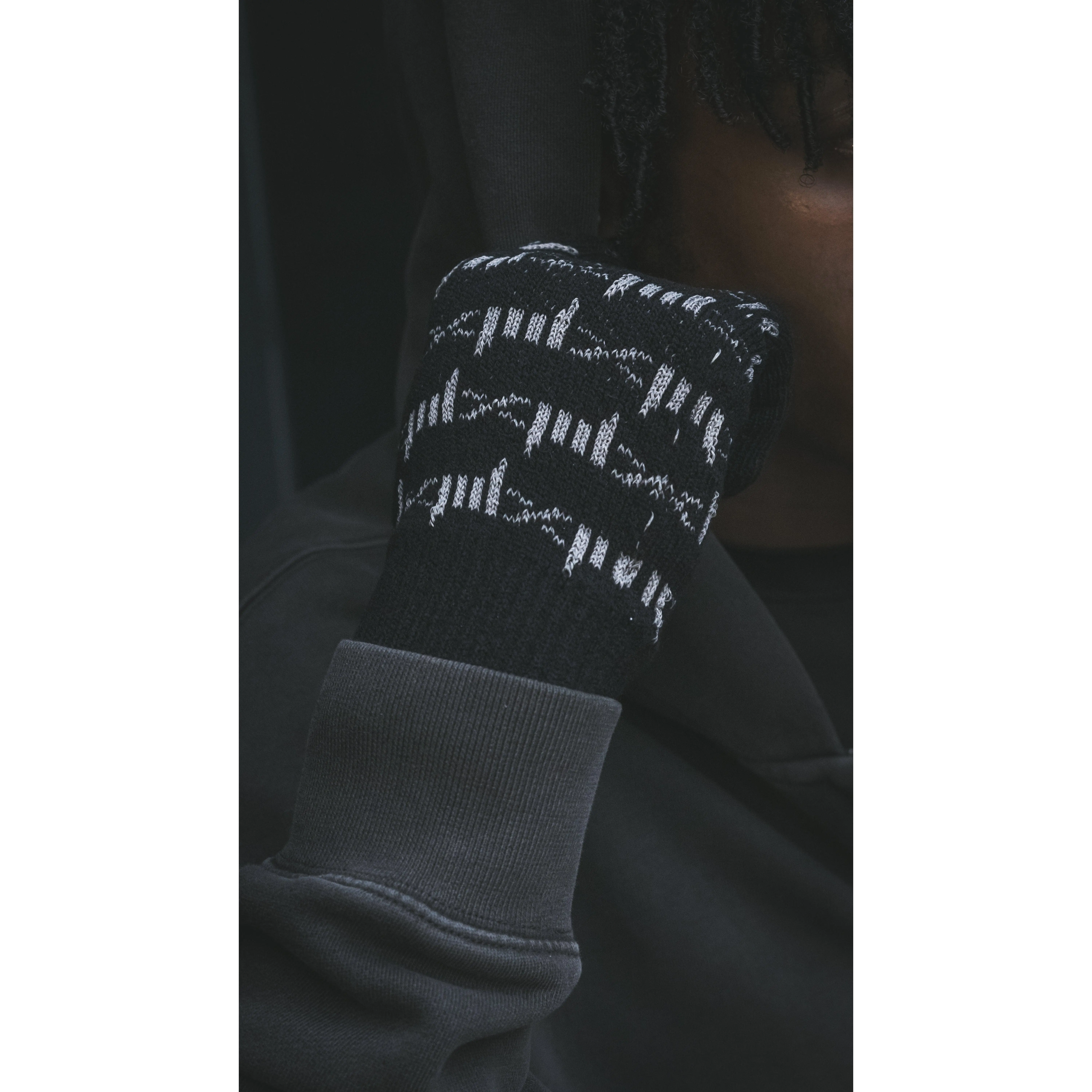 Reflective Barbed Wire Gloves – Black
