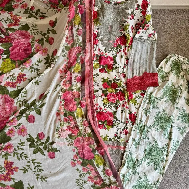 Maria B Inspired 3 Piece Printed Lawn Suit with Chiffon Dupata 5