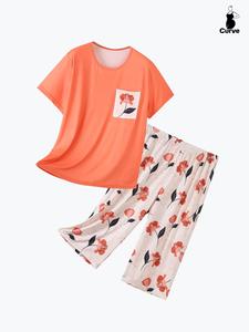 【Plus Size】 Floral Print Tee & Capri Pants Pyjama Two-piece Set, Casual Comfy Round Neck Short Sleeve T-shirt & Trousers PJ Set, Women's Sleepwear for Summer