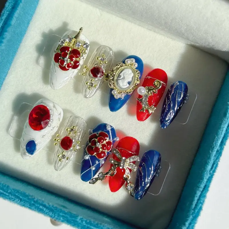 Snow White - Quality Handmade press-on nails 3