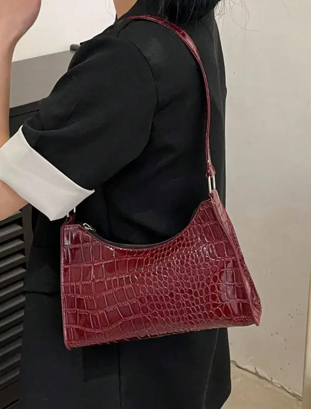 Crocodile shoulder bag, elegant highlight for every outfit, enhances modern and attractive beauty 3