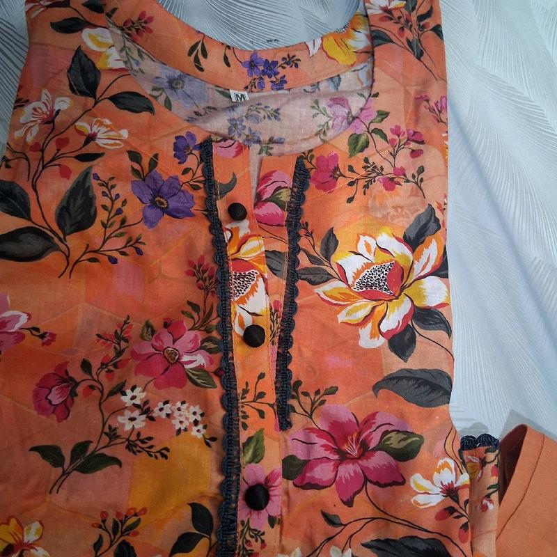small to XL 2 pc prunted lawn suit 2