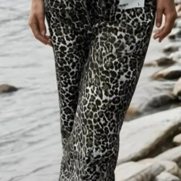 OT1 Leopard Wide Leg Jeans for Women - Fashionable Bottoms - Womenswear Casual Comfort Outfit Chic Fashionista Piece