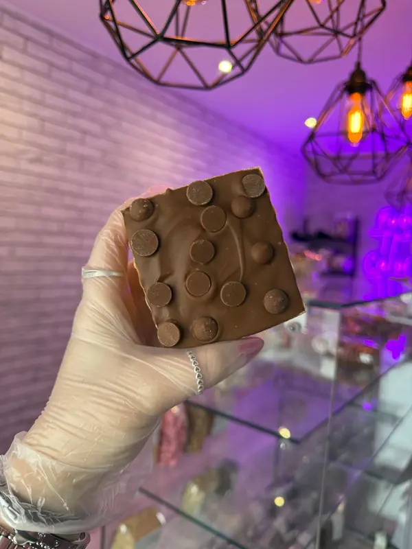 Cookie Dough Millionaire’s Layered Fudge *Posted in 1-2 working days* 1