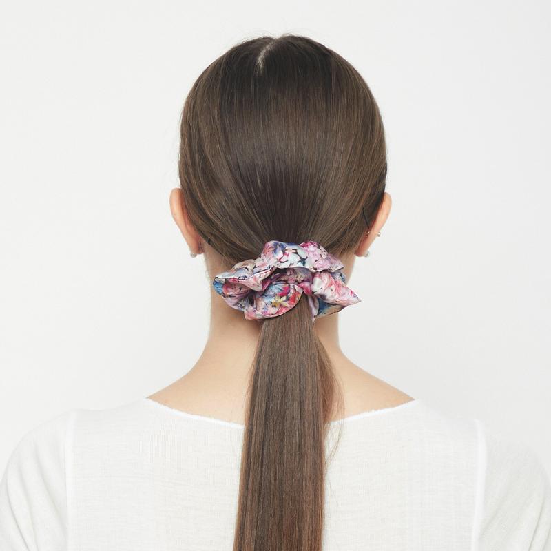100% Silk Scrunchie ditsy floral 1