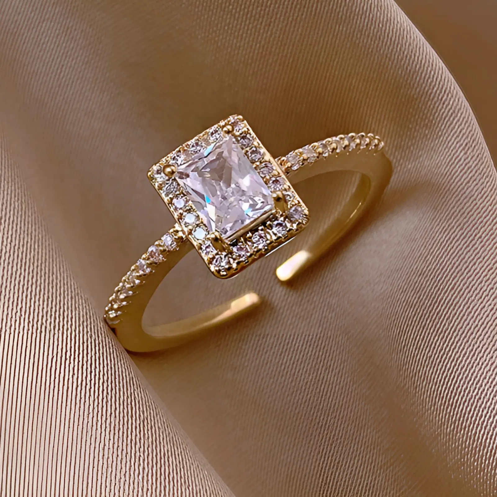 Cubic Zirconia Square Ring, suitable for weddings, Gala parties, music festivals and holidays