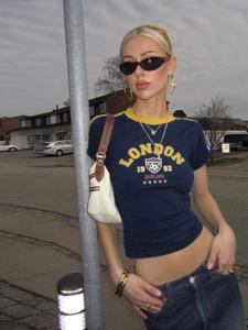 Women's Letter Graphic Print Contrast Binding Round Neck Crop Tee, Vintage Fashion Casual Short Sleeve T-shirt for Daily Wear, Ladies Summer Clothes