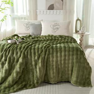 Solid Color Fluffy Blanket, 1 Count 320GSM Soft Breathable Warm Skin-friendly Blanket, Machine Washable Blanket for Bedroom, Guest Room, Sofa, Office