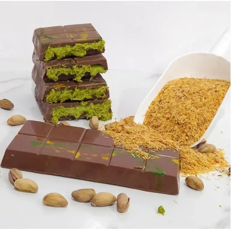 **Viral Dubai** YARA Kunafa Pistachio Chocolate Bar - Regular 200g -  Dessert -  Sweet - Crispy
