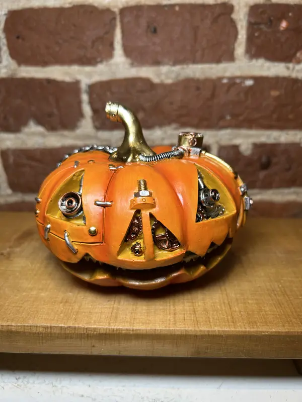 SMALL ORANGE COLOUR QUIRKY STEAM PUNK PUMPKIN ORNAMENT. RESIN. SIZE; 11CM X 13CM X 13CM APPROX 2