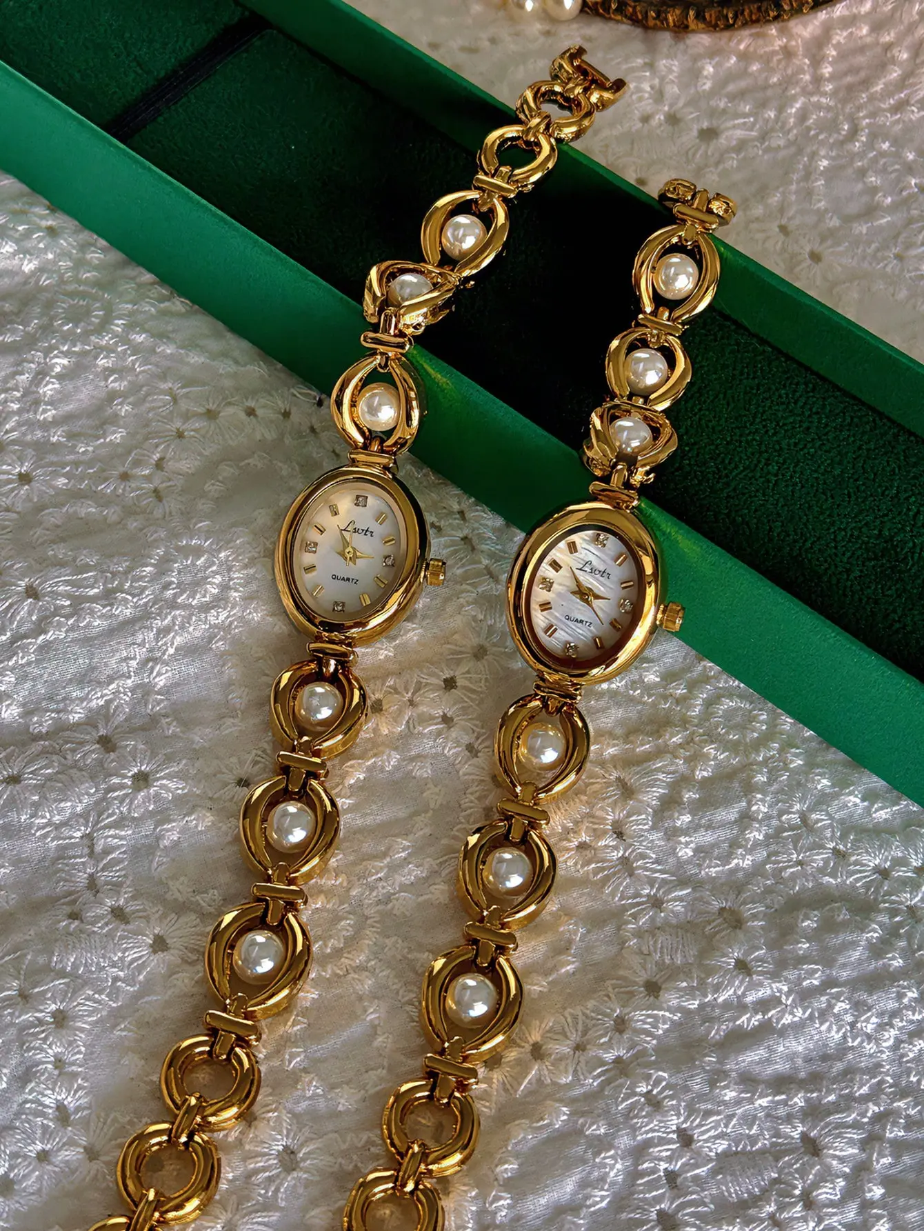 New Luxury Pearl & Rhinestone Inlaid Elegant Retro Fashion Women's Watch, 30M Water-Resistant