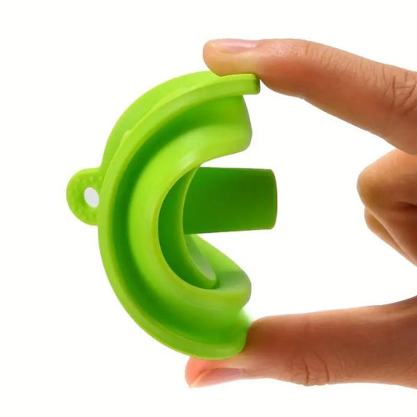 1Pc Collapsible Funnel, Small Funnels for Filling Bottles, Silicone Kitchen Funnel, for Filling Bottles Containers Kitchen, Garage and Labs, Bottle Filing Essential Oil, Arts, Crafts, Sand 1