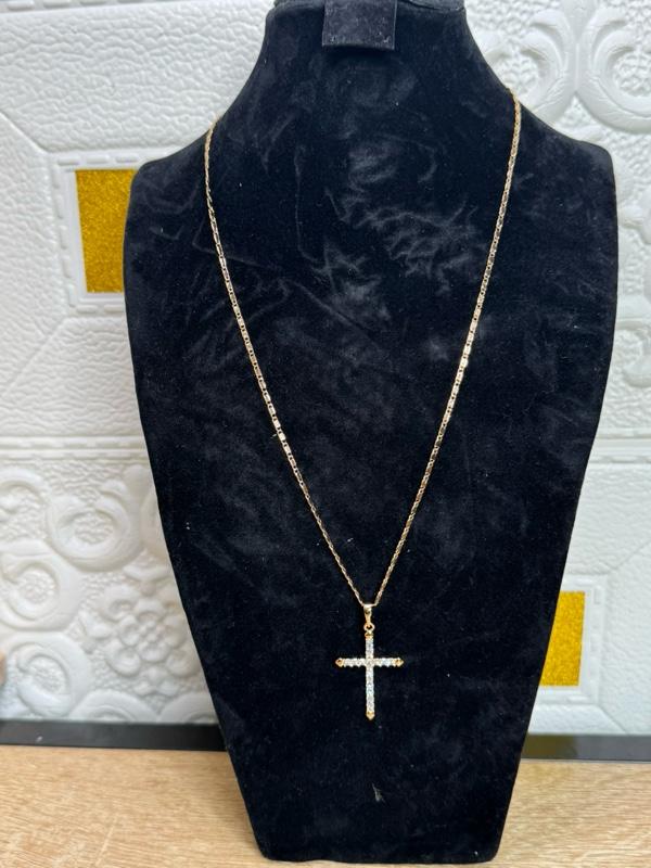 Product Introduction of Women's Crossed Necklaces - Fashion Accessory 0