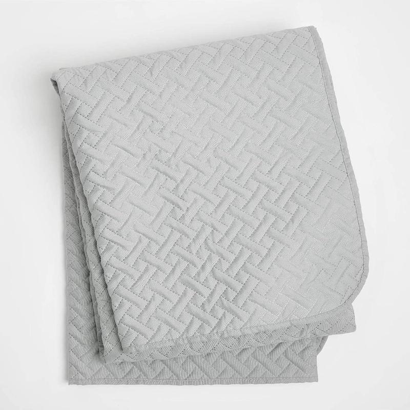 Brentfords Bed Throw King Size Geometric Pinsonic Quilted Bedspread, Luxurious Super Soft Silver Grey Lightweight King Size Quilted Blanket Throw Over for Sofa, 200 x 240cm 4