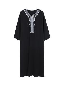 Men's Embroidered Contrast Binding Kaftan, Casual Notched Neck Batwing Sleeve Long Kaftan, Fashion Men's Islamic Clothing, National Day Clothing, Modesty Thobe