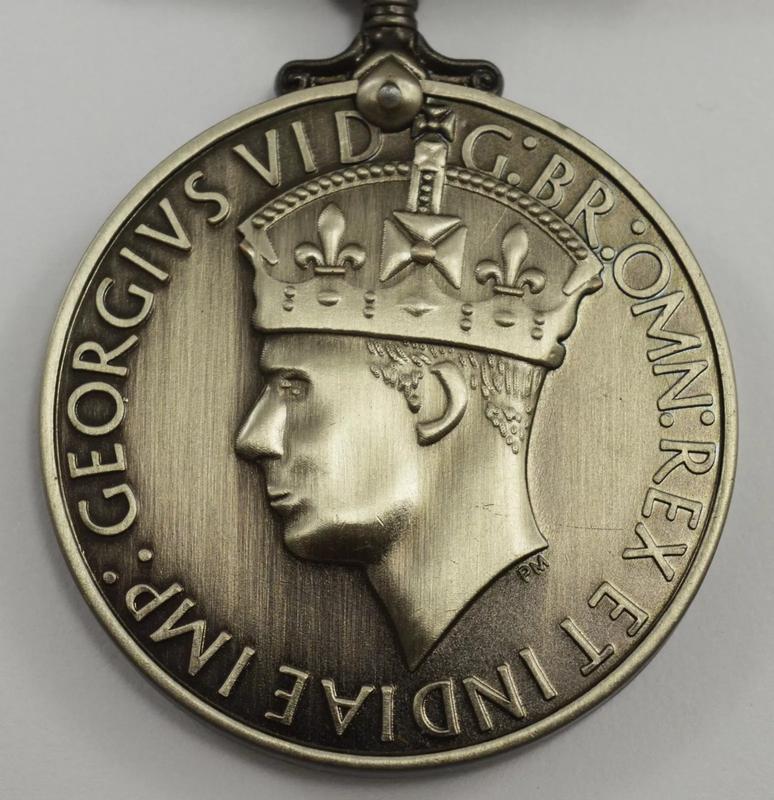 Superb Full Size Replica WW2 War Medal 1939-1945 with Ribbon, George VI 2