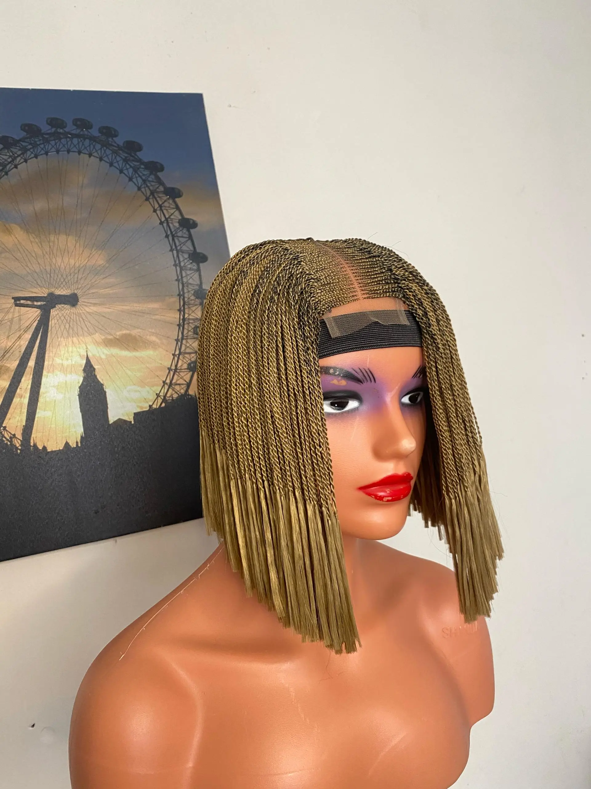 BONESTRAIGHT IN BRAIDS (IN TWIST) SHORT AND CLASSIC