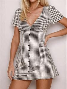 Women's Plaid Print Button Decor V Neck Shortsleeve Dress, Slim Fitted Casual Fashion Short Sleeve Dress for Daily Outdoor Wear, Ladies Clothes for All Seasons, Casual Elegant Classy Womenswear, Casual Everyday Wear