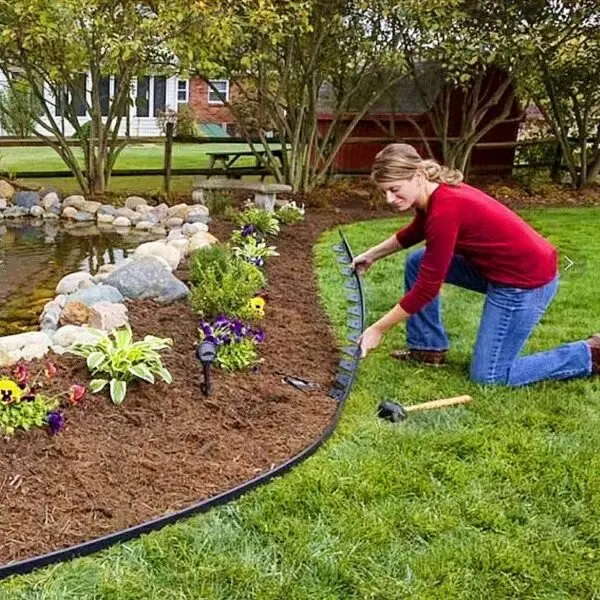 10 Metre Flexible Garden Border Grass Lawn Path Edging with Pegs – Black, Weather-Resistant, Customizable Landscaping 2