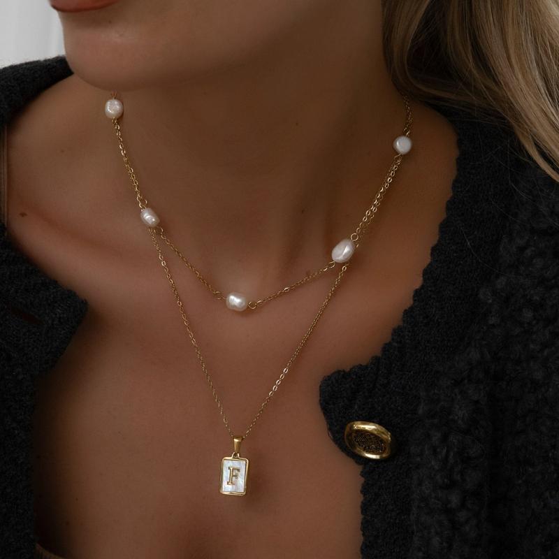 Kelanhi Initial Necklace 1
