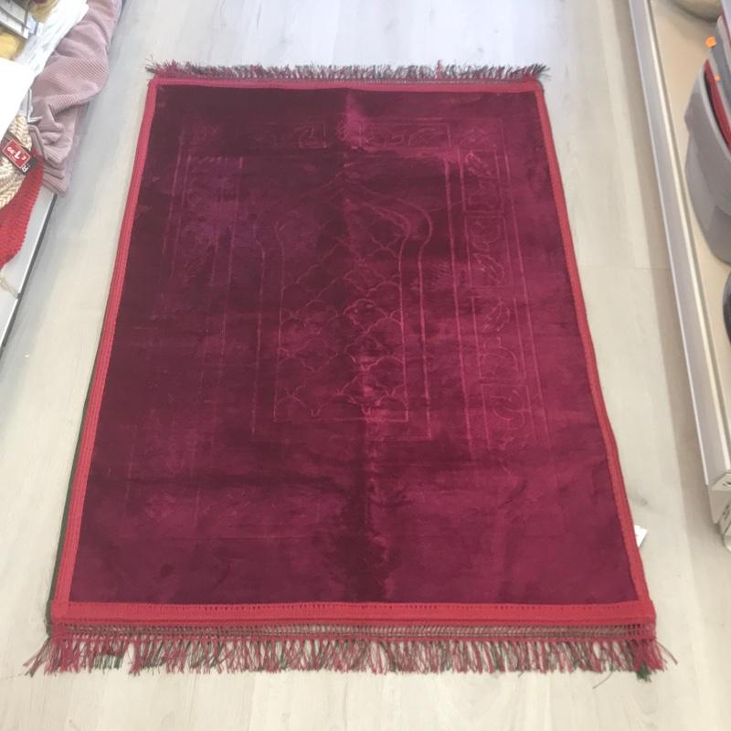 Red prayer rug 1