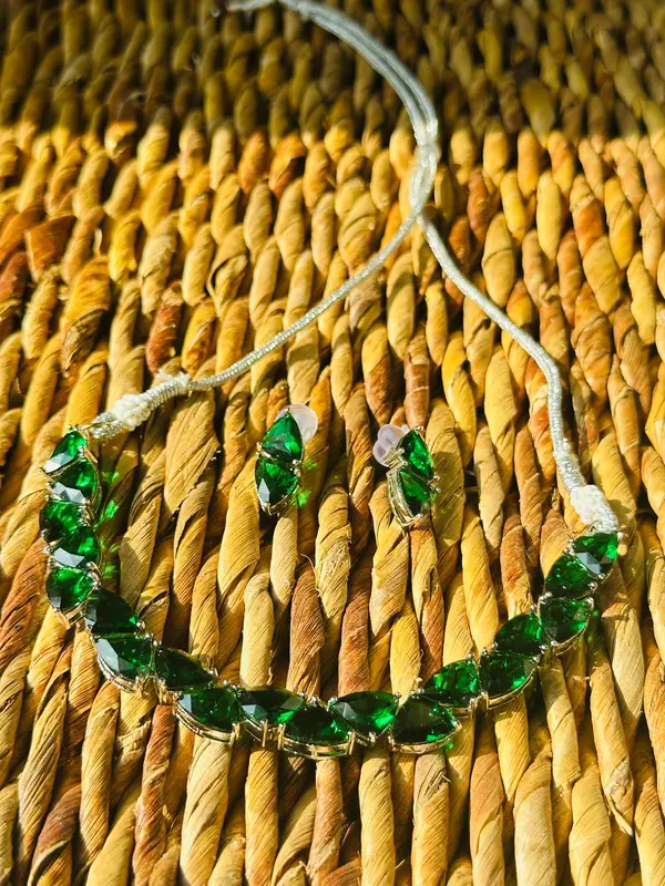 Emerald Spark Radiance  Necklace Set 2