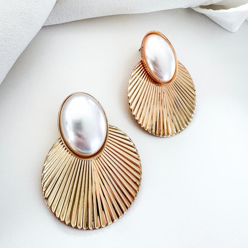 Gold Disc Fan and Pearl Earrings 4