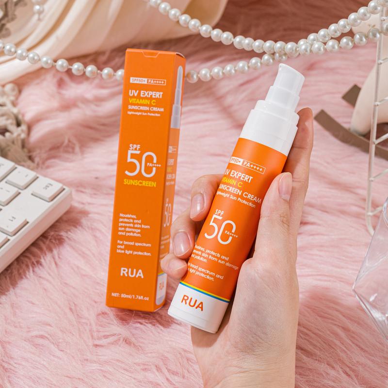 Vitamin C Sunscreen for Face and Body, Non-Greasy, Sweat- & Water-Resistant, Ideal for Outdoor Activities on Sunny Days Comfort Cosmetic 1