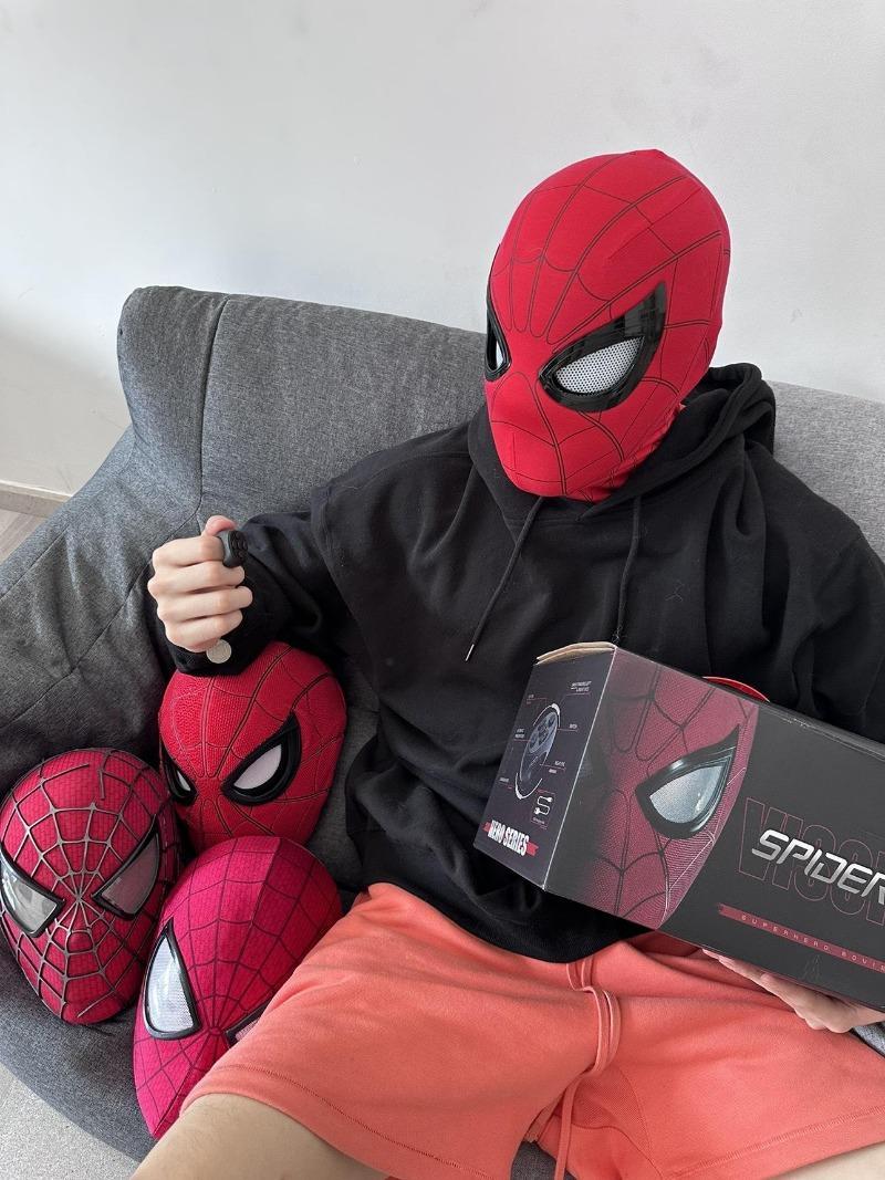 Product Introduction of Spider-Man LED Moving Eyes Mask – Electric Blinking Hero Helmet | Cosplay & Halloween Accessories for Kids & Adults 6