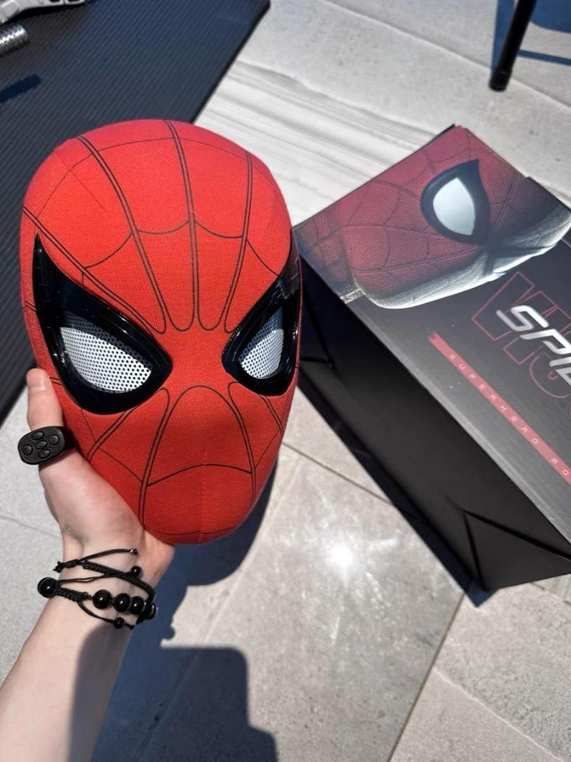 Product Introduction of Spider-Man LED Moving Eyes Mask – Electric Blinking Hero Helmet | Cosplay & Halloween Accessories for Kids & Adults 5