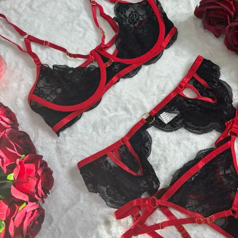 Lingerie doll. Classy Elegant Cut Out chain Lingerie 4 piece lingerie Set with Adjustable Bra Straps and Matching Gloves - Comfortable, Comfort, Fit, Clothes, Womenswear