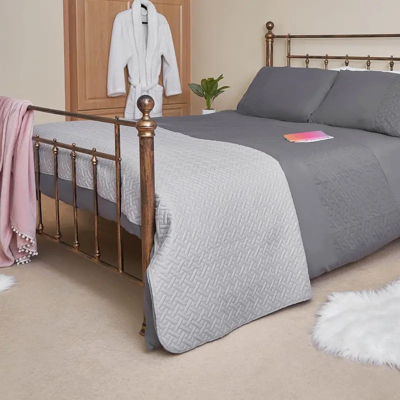 Brentfords Bed Throw King Size Geometric Pinsonic Quilted Bedspread, Luxurious Super Soft Silver Grey Lightweight King Size Quilted Blanket Throw Over for Sofa, 200 x 240cm 2